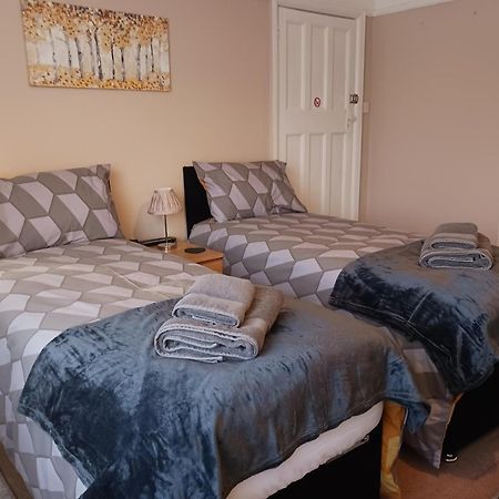 Felpham Guest House - Self Catering บอกเนอร์รีจิส ภายนอก รูปภาพ