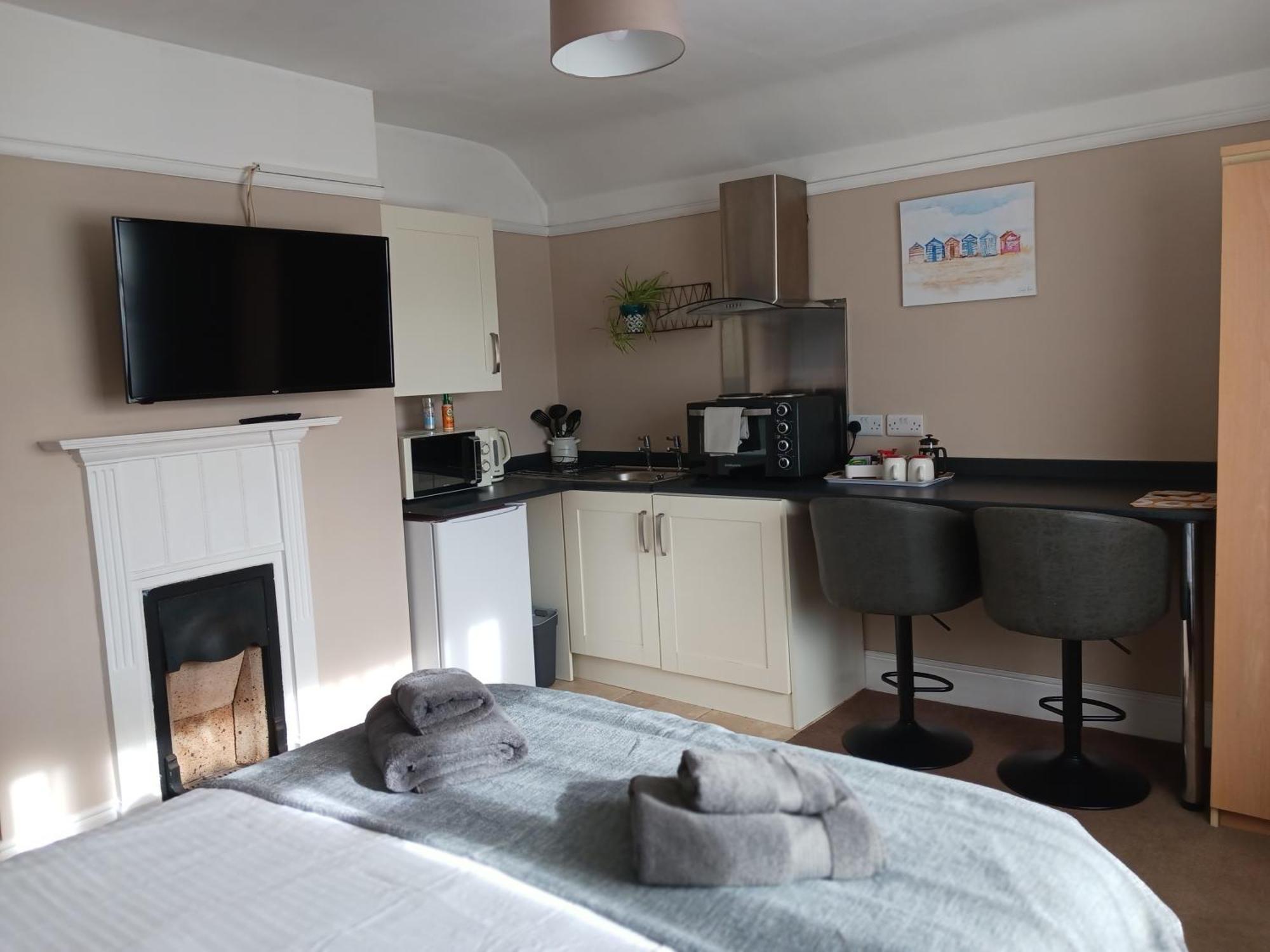 Felpham Guest House - Self Catering บอกเนอร์รีจิส ภายนอก รูปภาพ